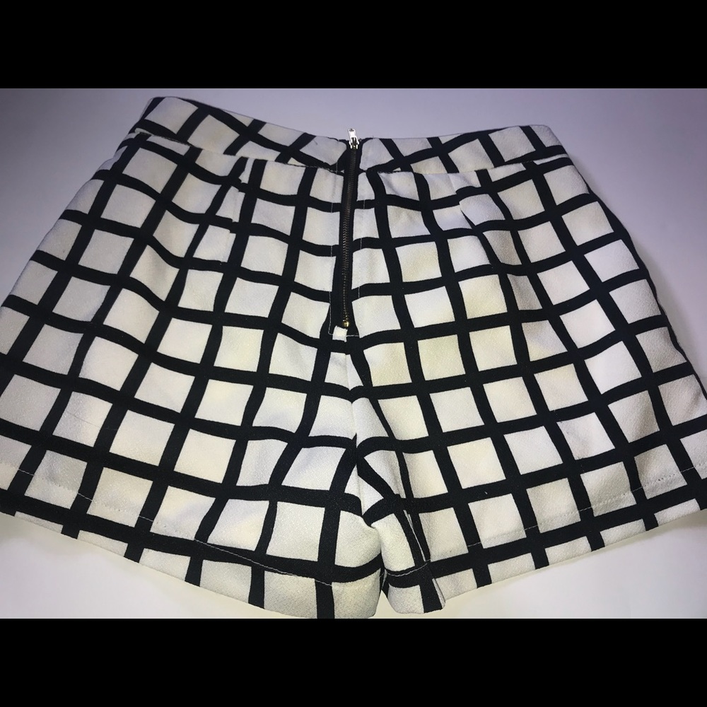 Forever 21 Checkered High Waisted Shorts - Picture 2 of 4
